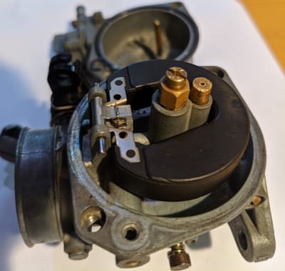 Honda C90 - carburettor fuel supply