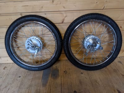 Honda C90 - wheel refurbishment